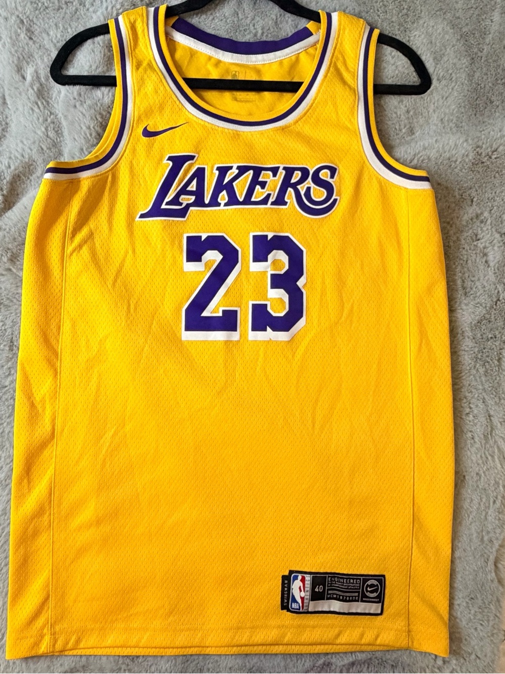 Nike LeBron James Los Angeles Lakers Icon Swingman Jersey Size 40 Small Yellow